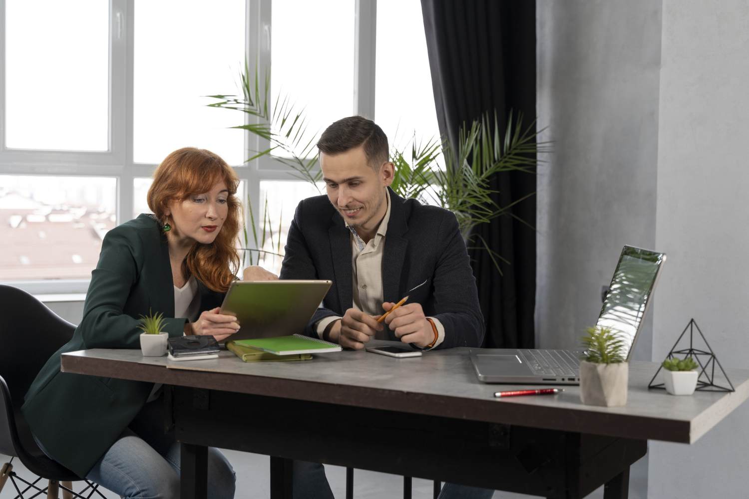 Is It Time to Work With a Life & Business Coach? 7 Signs You’re Ready